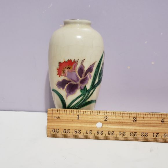 Mini Japan Floral Bud Vase Creme Colored 4" - Picture 9 of 9